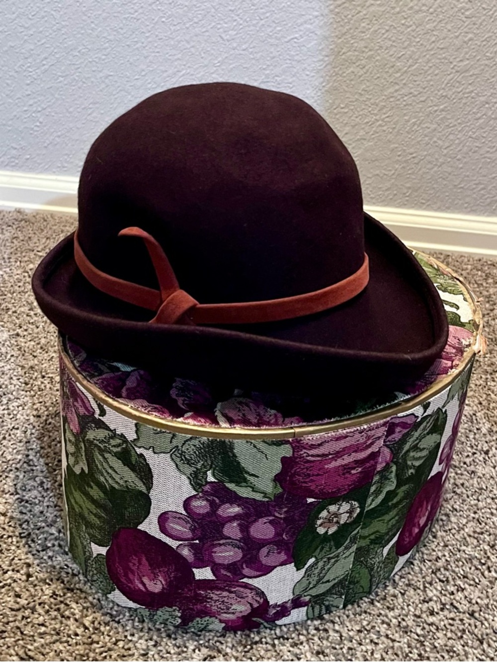 Women's Dark Brown Felt Bow-Accent Hat